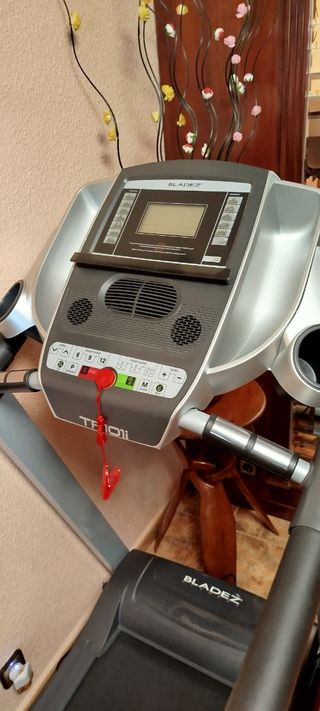 CINTA DE CORRER BLADEZ FITNESS TR101i