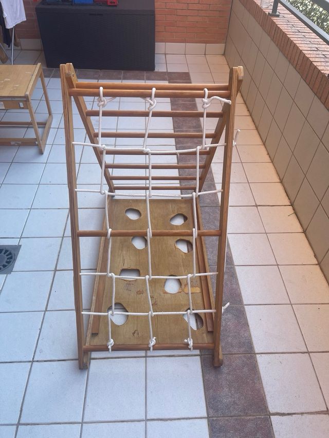 Juego escalada equilibrio niños