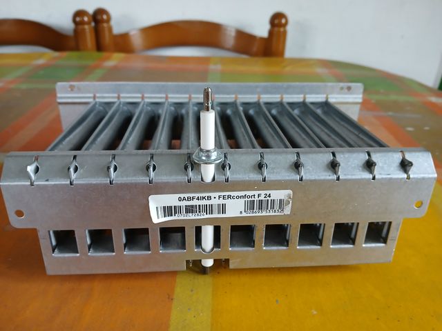 QUEMADOR  CON ELECTRODO  FERROLI F 24 NUEVO