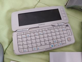 NOKIA 9300 CON CAJA Y ACCESORIOS