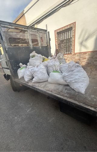 Se limpiam naves trasteros campos