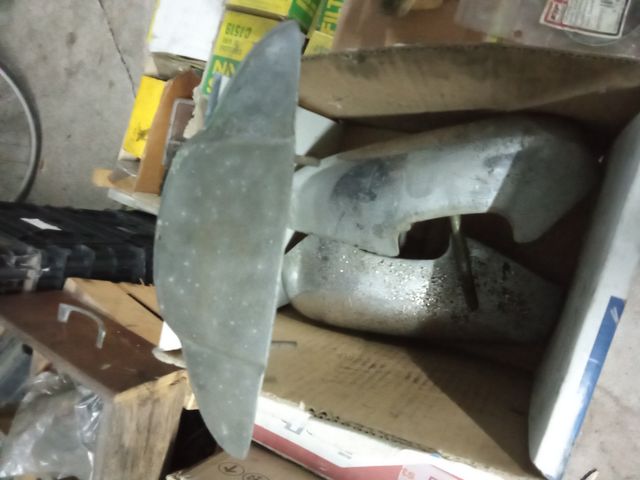 Lote de piezas de coches clásicos