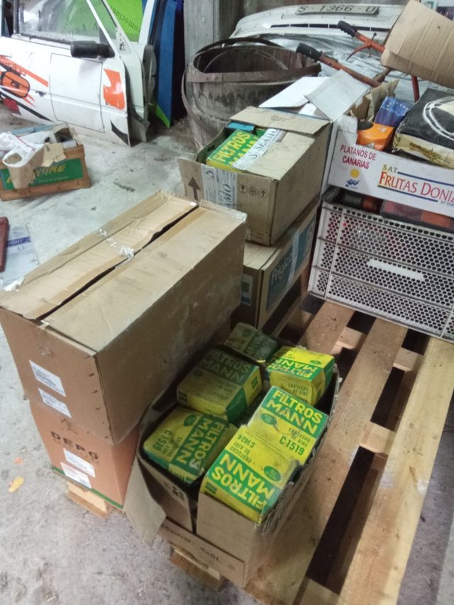 Lote de piezas de coches clásicos