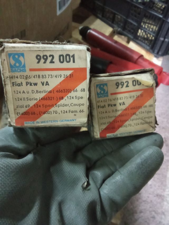 Lote de piezas de coches clásicos