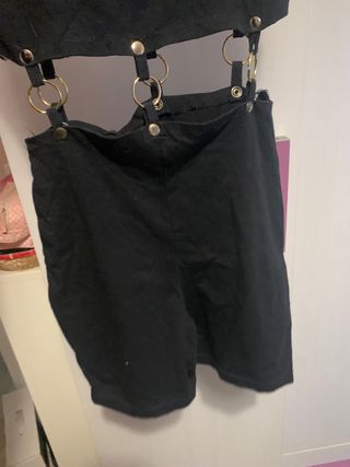 Mono corto preto ajustado elegante