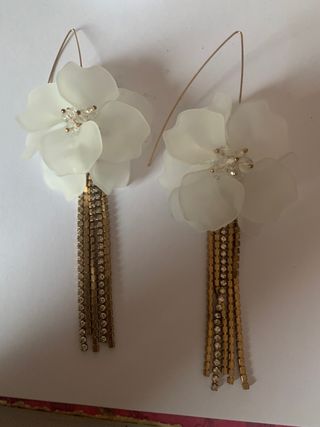 Penedientes largos de flor