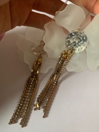 Penedientes largos de flor