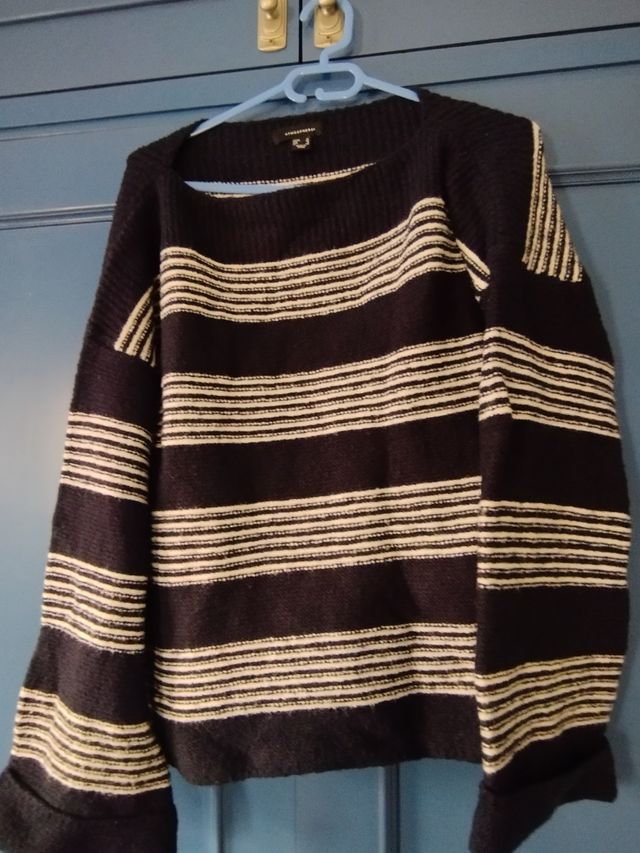 Lote de jerseys y pantalon