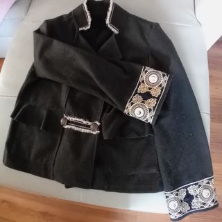 Chaqueta  verde de paño con entorchados 