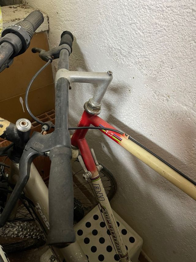 Bicicleta de carreras coleccionista para restaurad