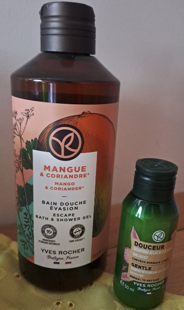 Set Yves Rocher bagnodoccia e shampoo