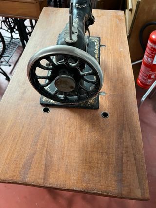 Maquina de coser antigua