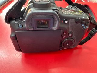 Canon EOS 60D Con Objetivo 1785mm