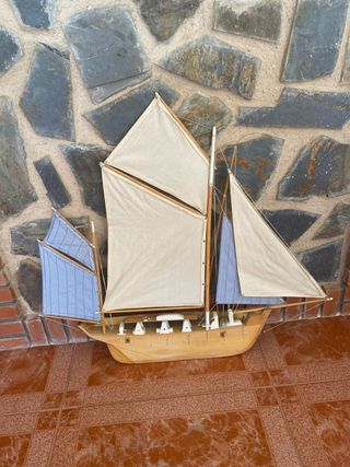 Maqueta de barco atunero 1/2 casco para colgar