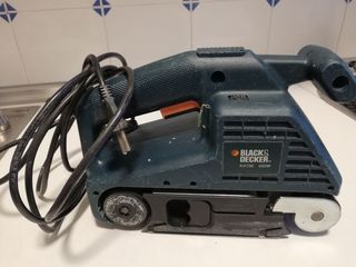 Lijadora de banda Black Decker