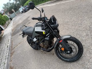 Moto Husqvarna svartpilen 401 2025