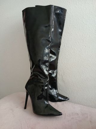 Botas altas de charol !!!