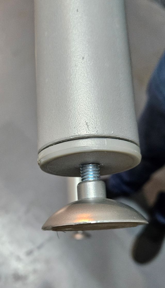 Soporte de mesa gris