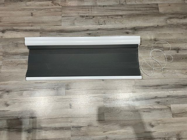 Stor cortina enrollable gris y translucido