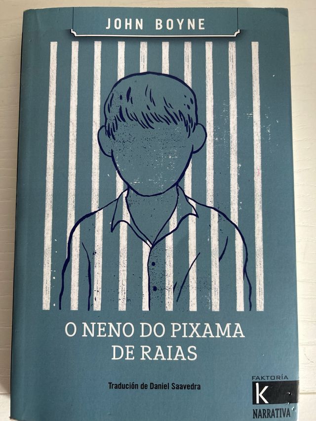 O neno do pixama de raias