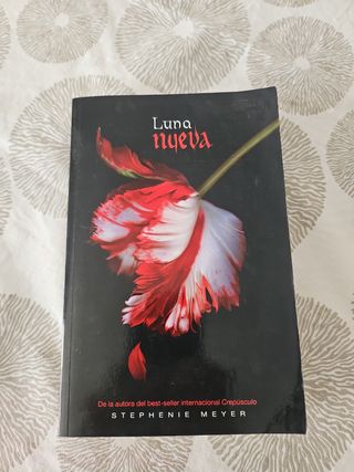 Luna nueva (Saga Crepúsculo 2)