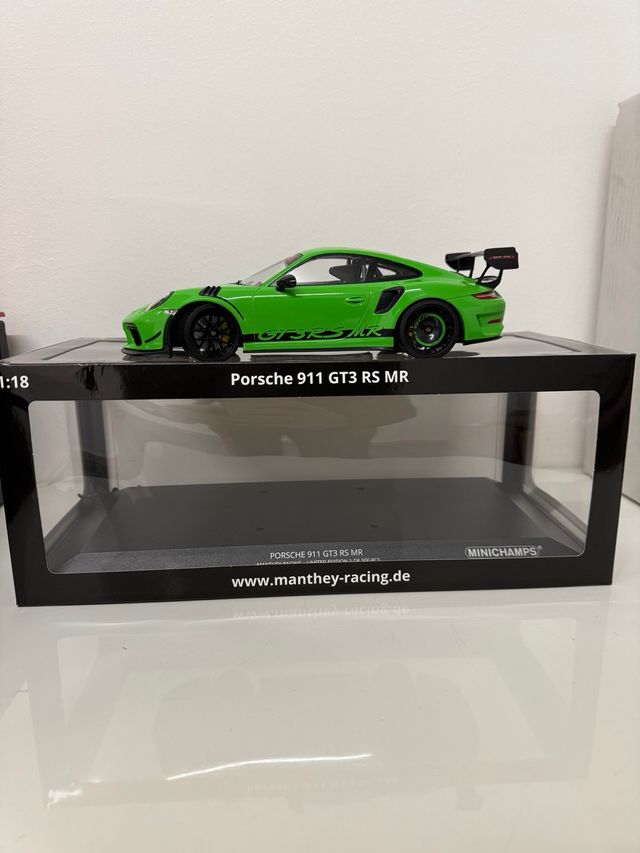 Porsche 911 GT3 RS MR 1:18 Minichamps
