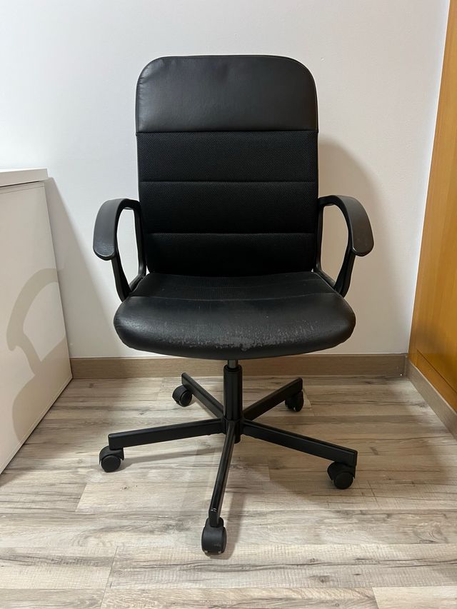 Silla escritorio negra