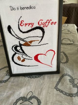 Quadro con cornice ricamato a mano