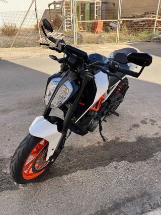 KTM DUKE 390