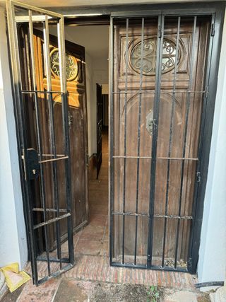 Puerta antigua entrada