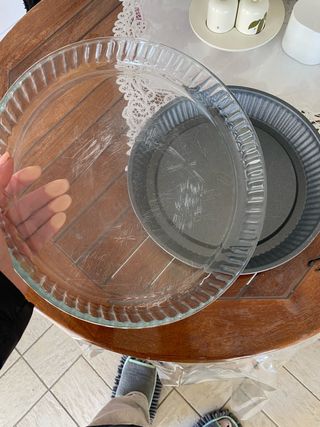 2 teglie usate da forno: pyrex ed alluminio