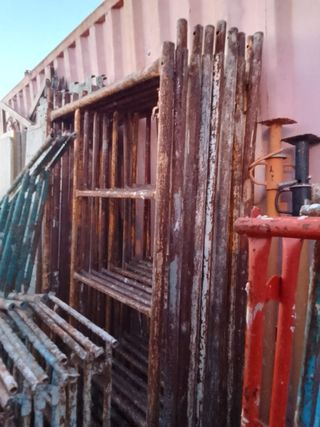 Vendo Puntales de obra de 3mt y erementa de const