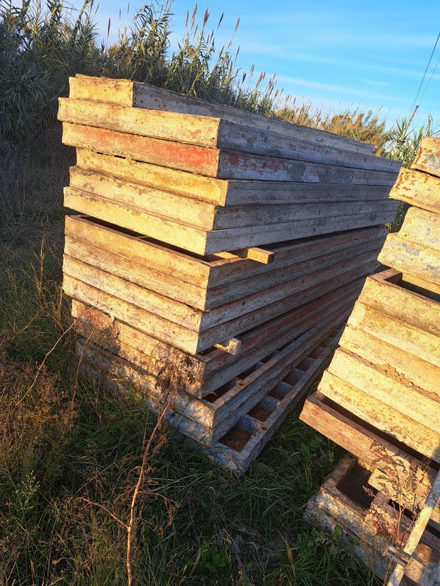 Vendo Puntales de obra de 3mt y erementa de const