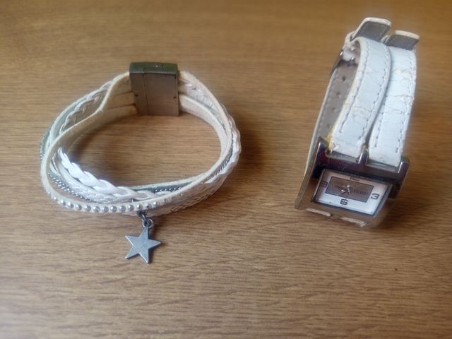 Reloj a falta de pila,y pulsera a juego