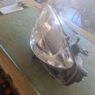 Faro izq Peugeot 307 año 2005
