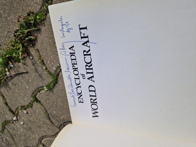 Livro grande sobre aviões