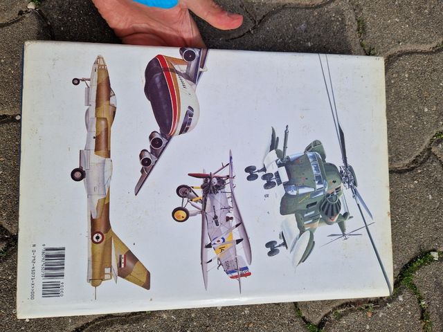 Livro grande sobre aviões