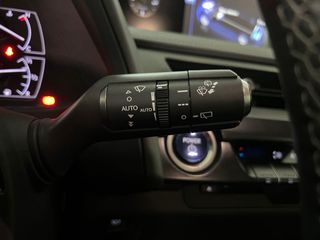 Lexus UX 2.0 250h Premium
