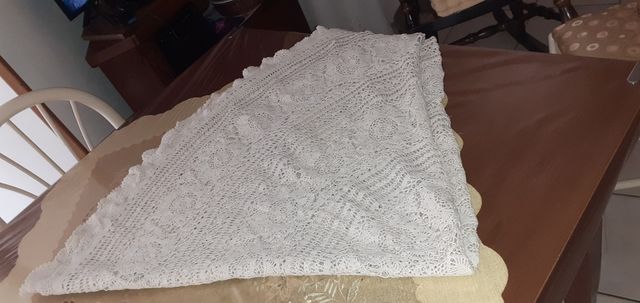 Copritavolo uncinetto ecru