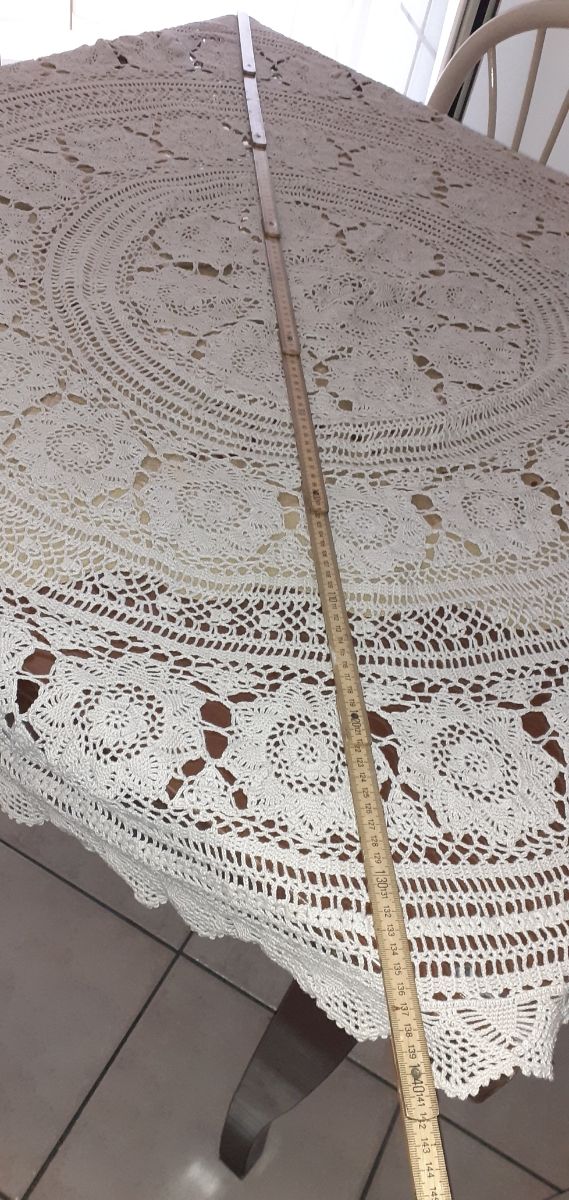 Copritavolo uncinetto ecru