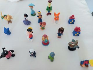 Lote 93 sorpresas  Kinder.