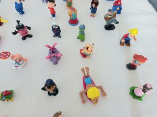 Lote 93 sorpresas  Kinder.