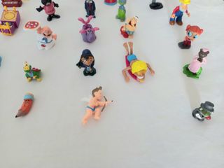 Lote 93 sorpresas  Kinder.