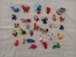 Lote 93 sorpresas  Kinder.