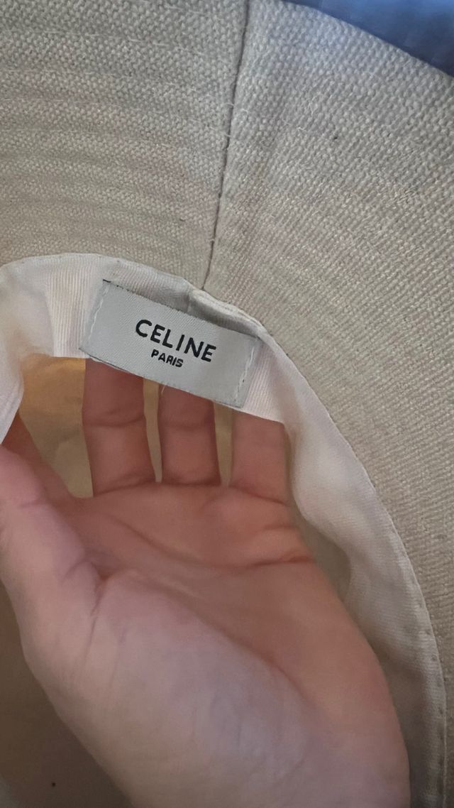 Gorra beige con cuero marron