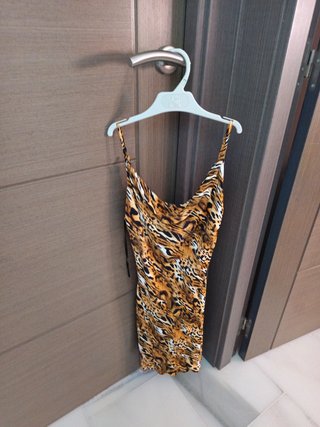 Vestido de tirantes estampado tigre