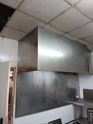  Campana y motor industrial 