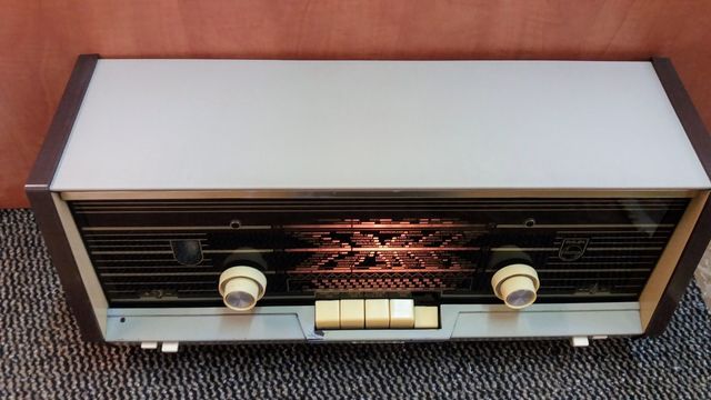Radio antigua Philips