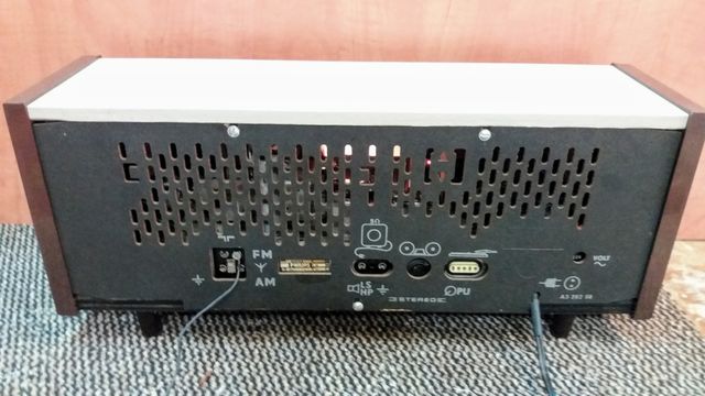 Radio antigua Philips