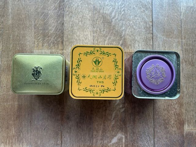 Latas de te antiguas